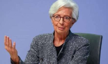 Due imprenditori italiani hanno citato in giudizio Lagarde: “E’ a causa di una sua dichiarazione che abbiamo perso i risparmi”