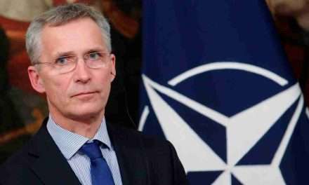 La Finlandia entrerà nella Nato, Stoltenberg: “E’ una settimana storica, l’Alleanza sarà più forte”