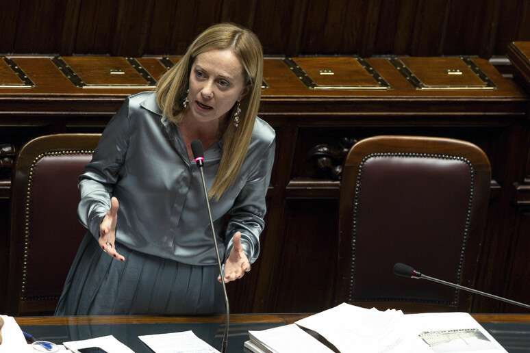 Meloni alla Camera in vista del Consiglio Ue: “Soddisfatti della bozza di riforma del Patto di Stabilità”